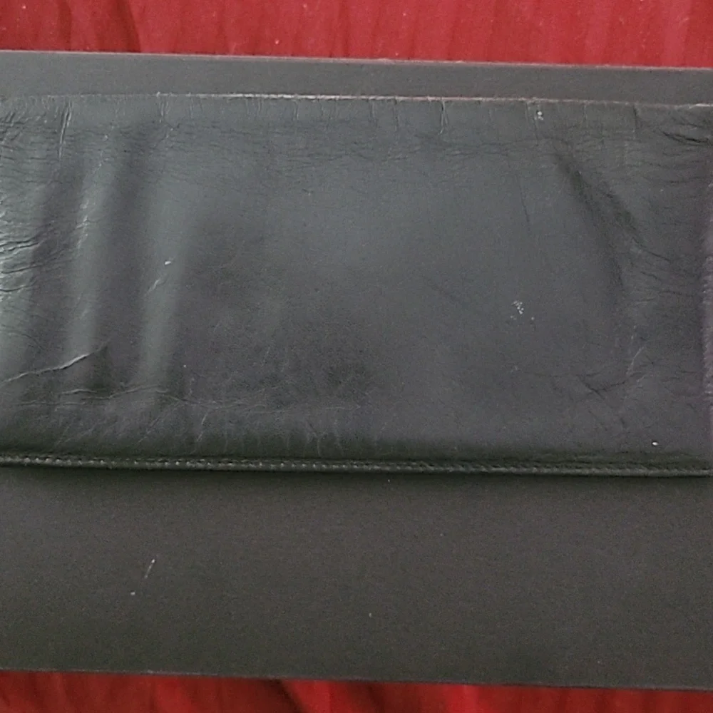 Christian Dior slim wallet(vintage) has wrinkles